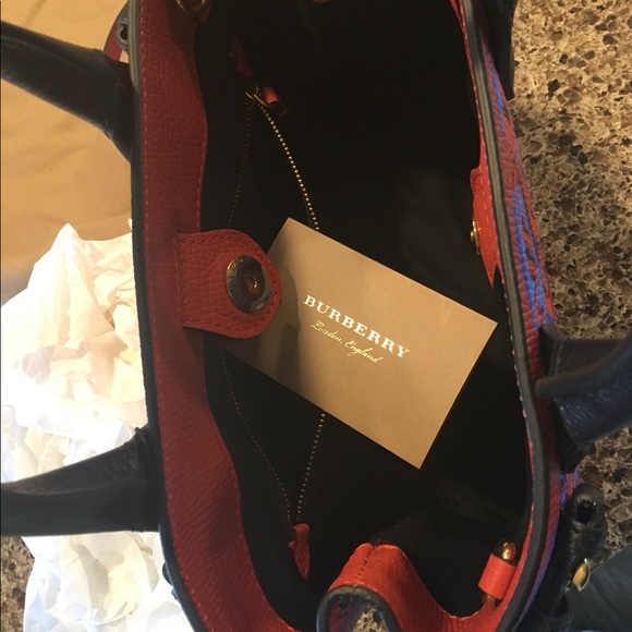 Sold! Gorgeous Burberry Bag - Picture 7 of 8